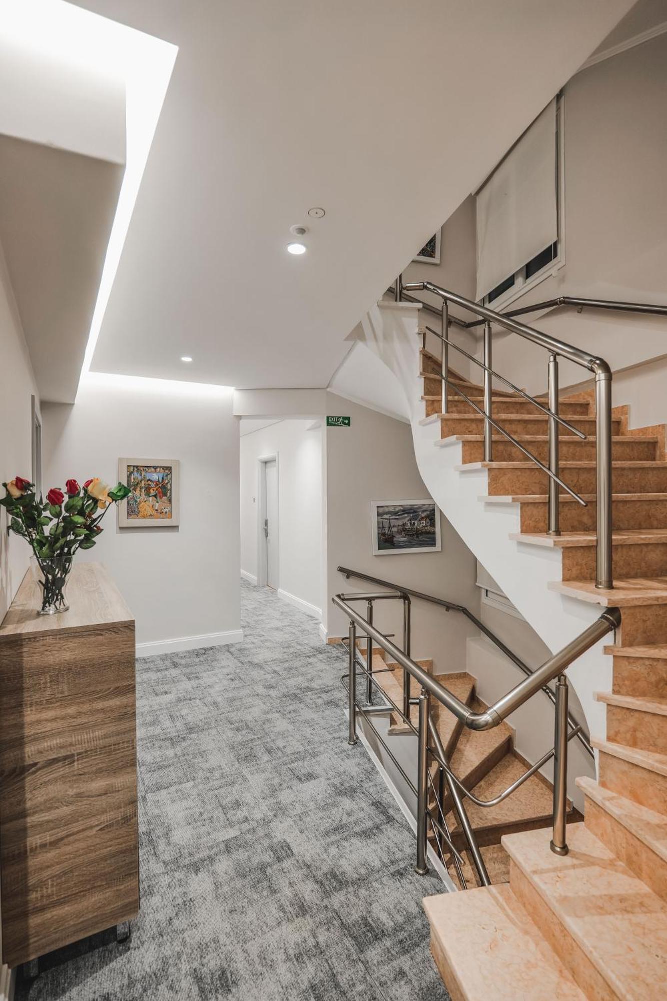 Hotel Oasis Sarandë 외부 사진