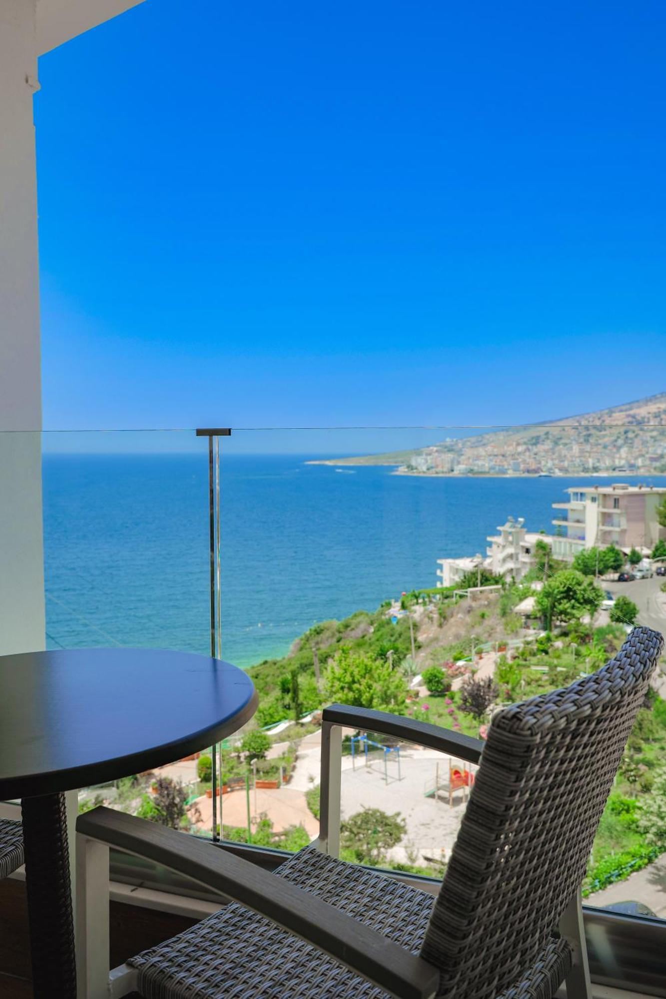 Hotel Oasis Sarandë 외부 사진