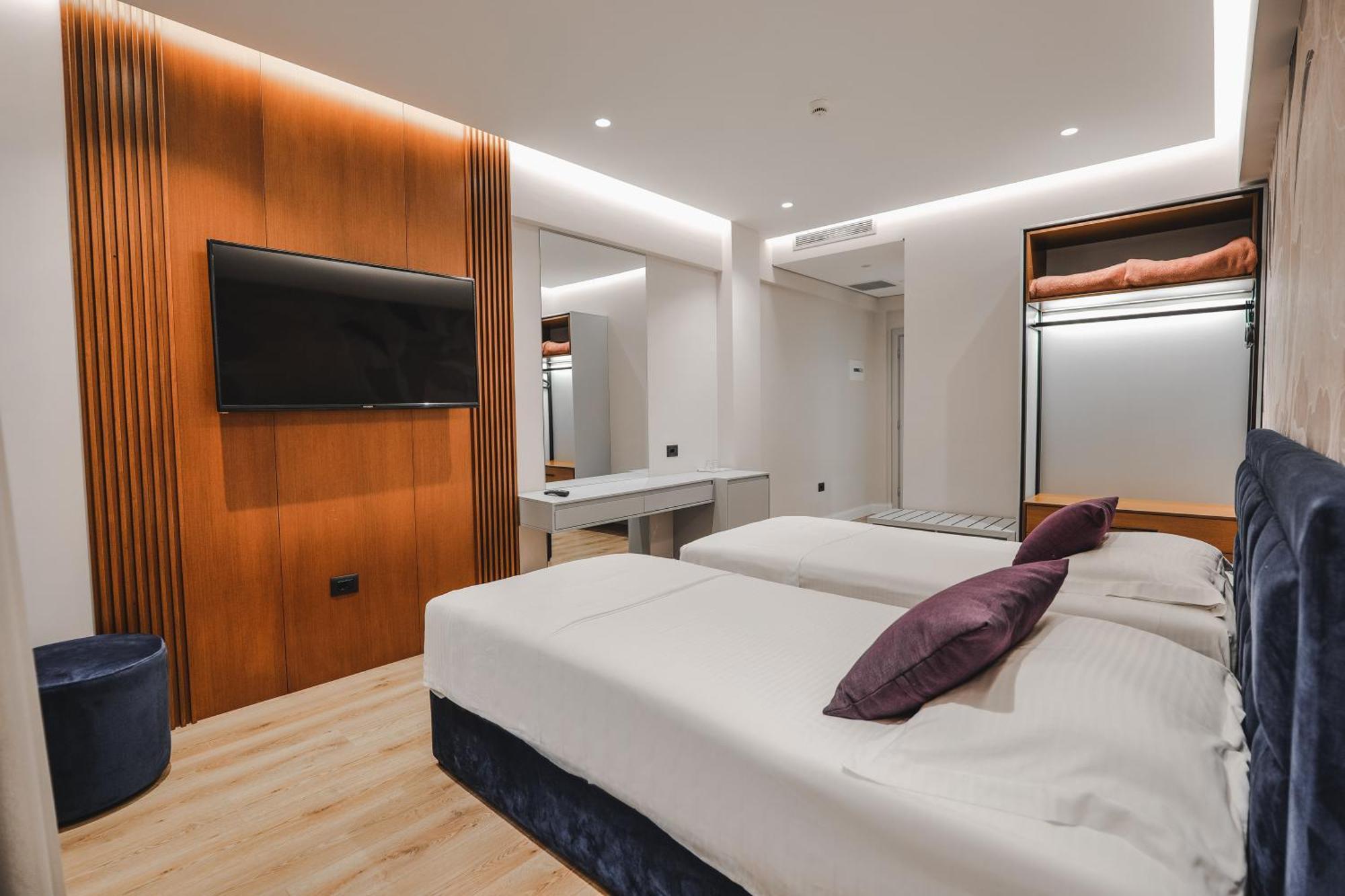 Hotel Oasis Sarandë 외부 사진