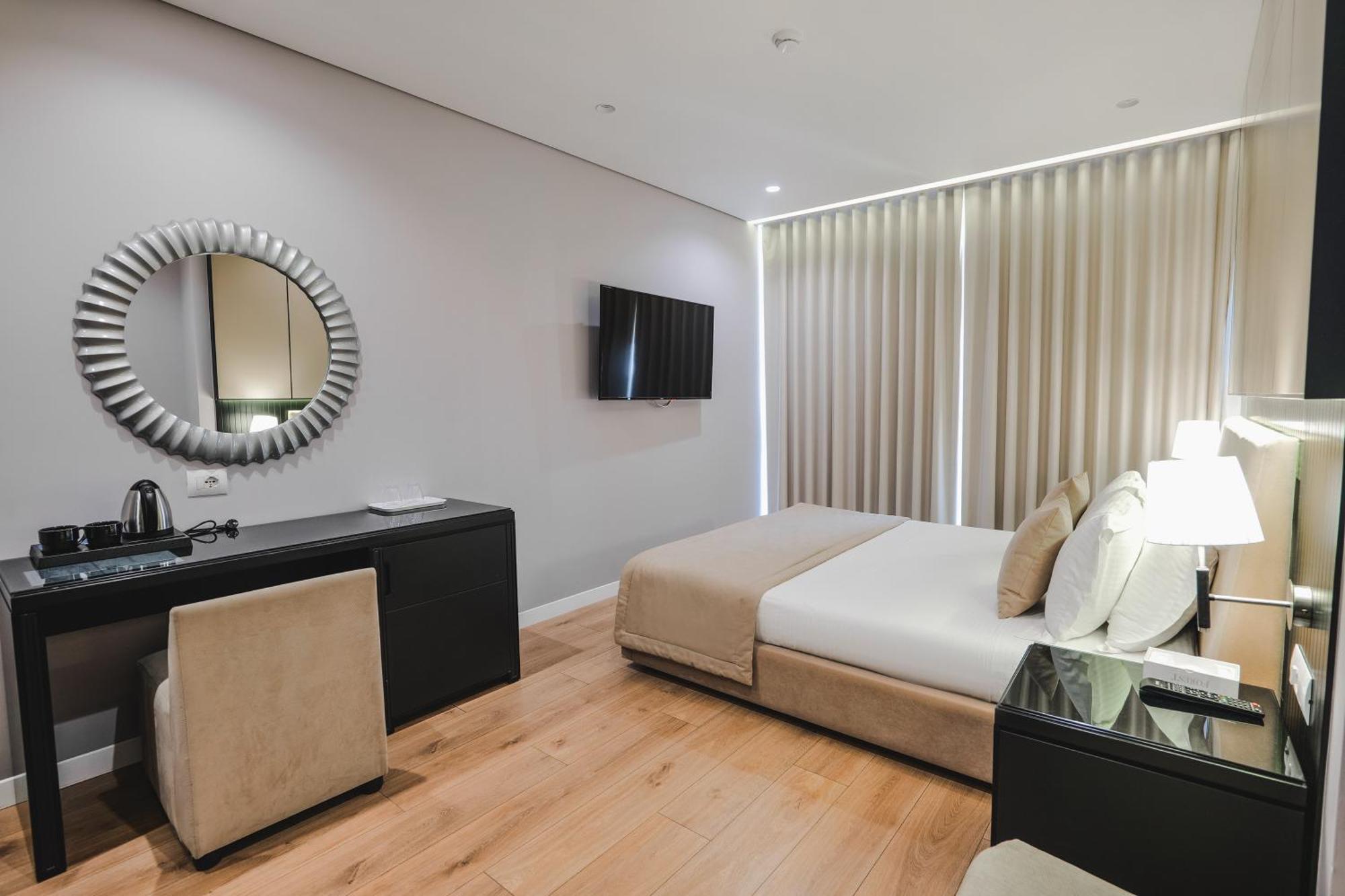 Hotel Oasis Sarandë 외부 사진