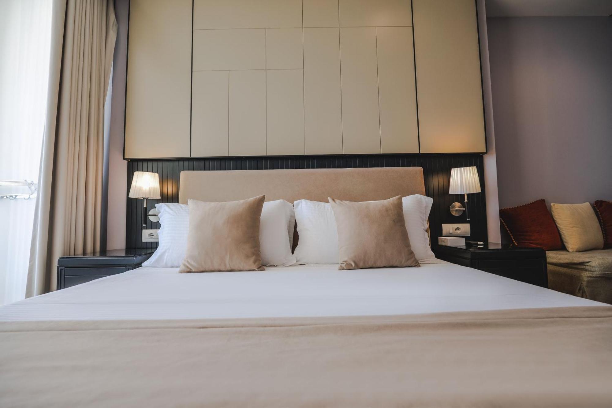 Hotel Oasis Sarandë 외부 사진