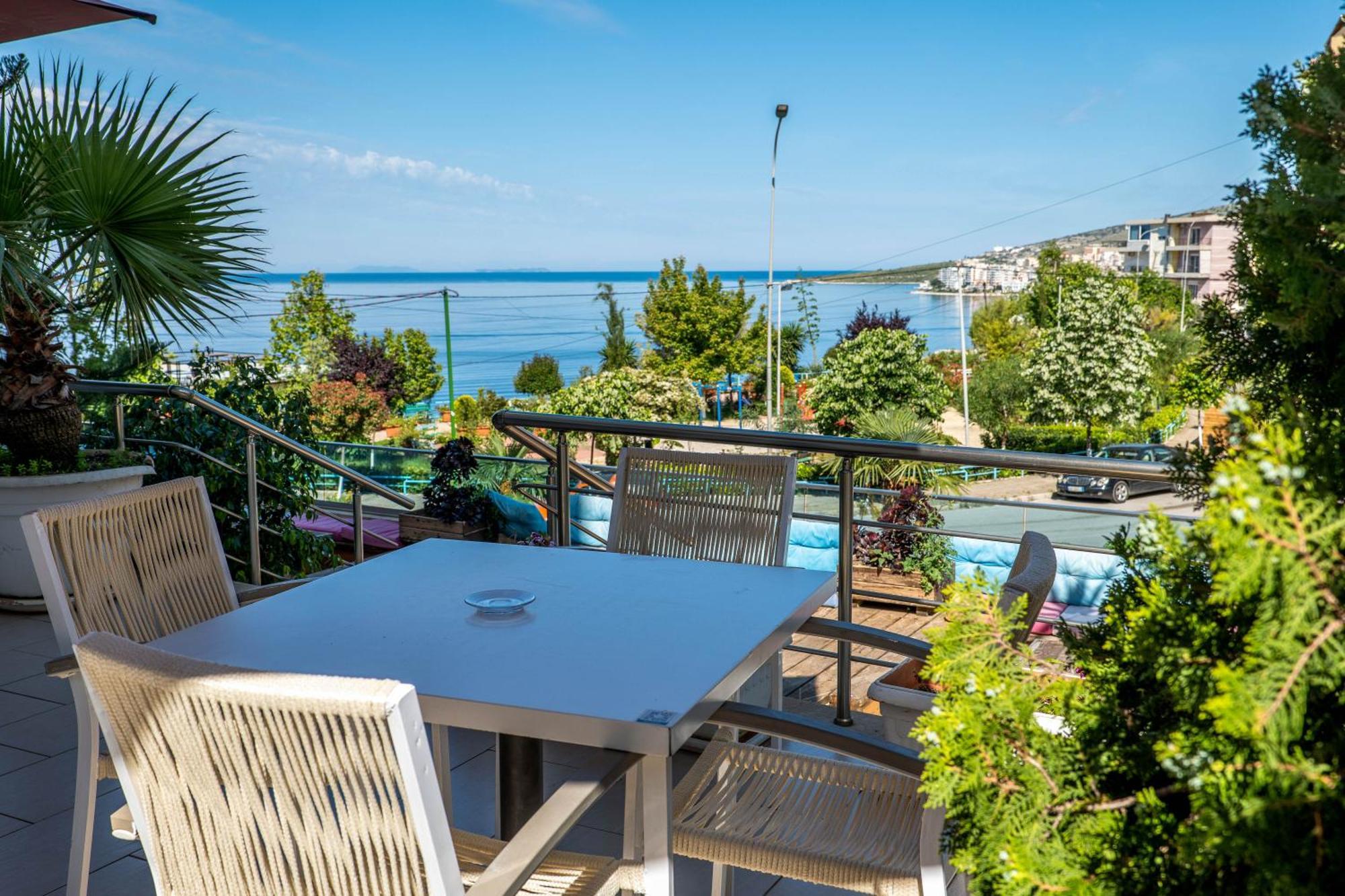 Hotel Oasis Sarandë 외부 사진
